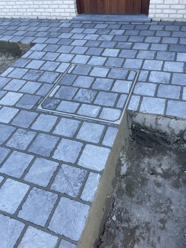 We plaatsen ook grasmatten in gemeentes zoals Koksijde, Nieuwpoort, De Panne, Alveringem, Diksmuide en Lo-Reninge.